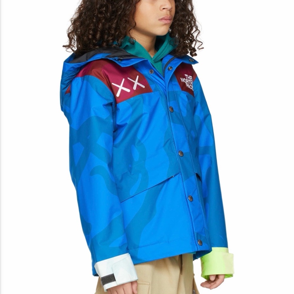 KAWS x The North Face Youth 1986 Mountain Jacket Big Kids Size XL